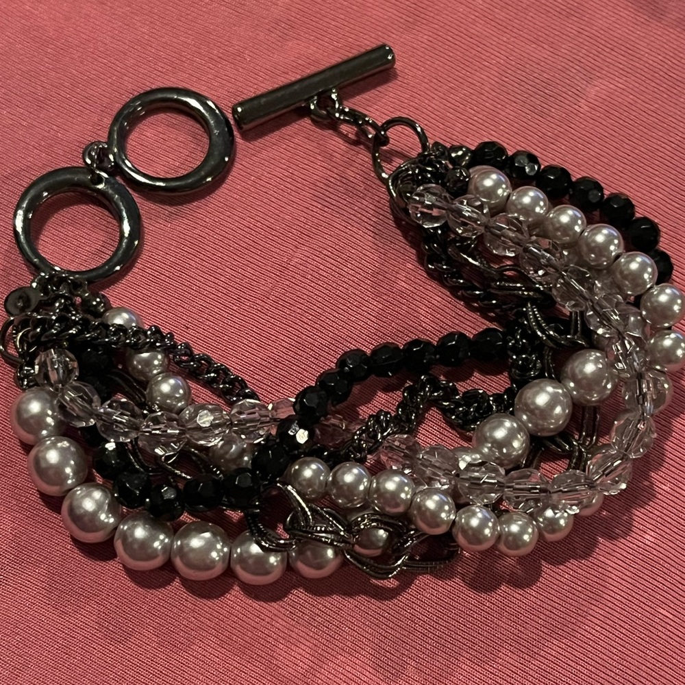 Premier Designs black beaded bracelet